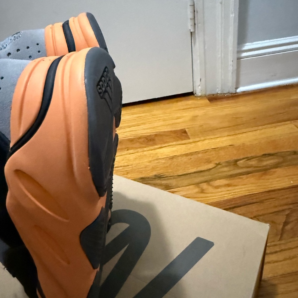 Adidas Yeezy Boost 700 Wash Orange - Picture 5 of 7